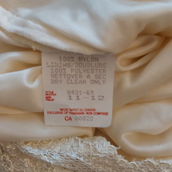 Vintage Cream Cap Sleeve Off-Shoulder Lace Mini Dress - Picture 4 of 4